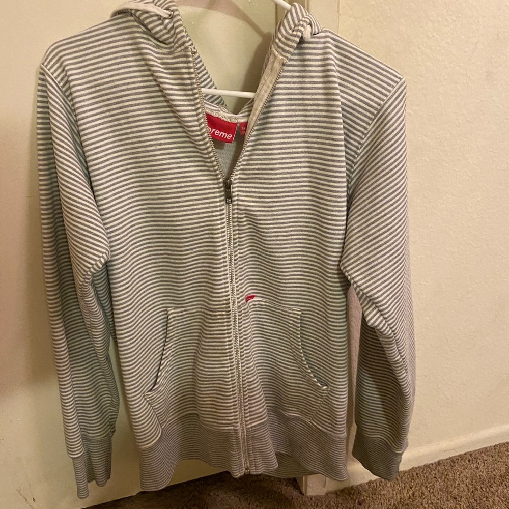 Supreme Hoodie 💯 AUTHENTIC